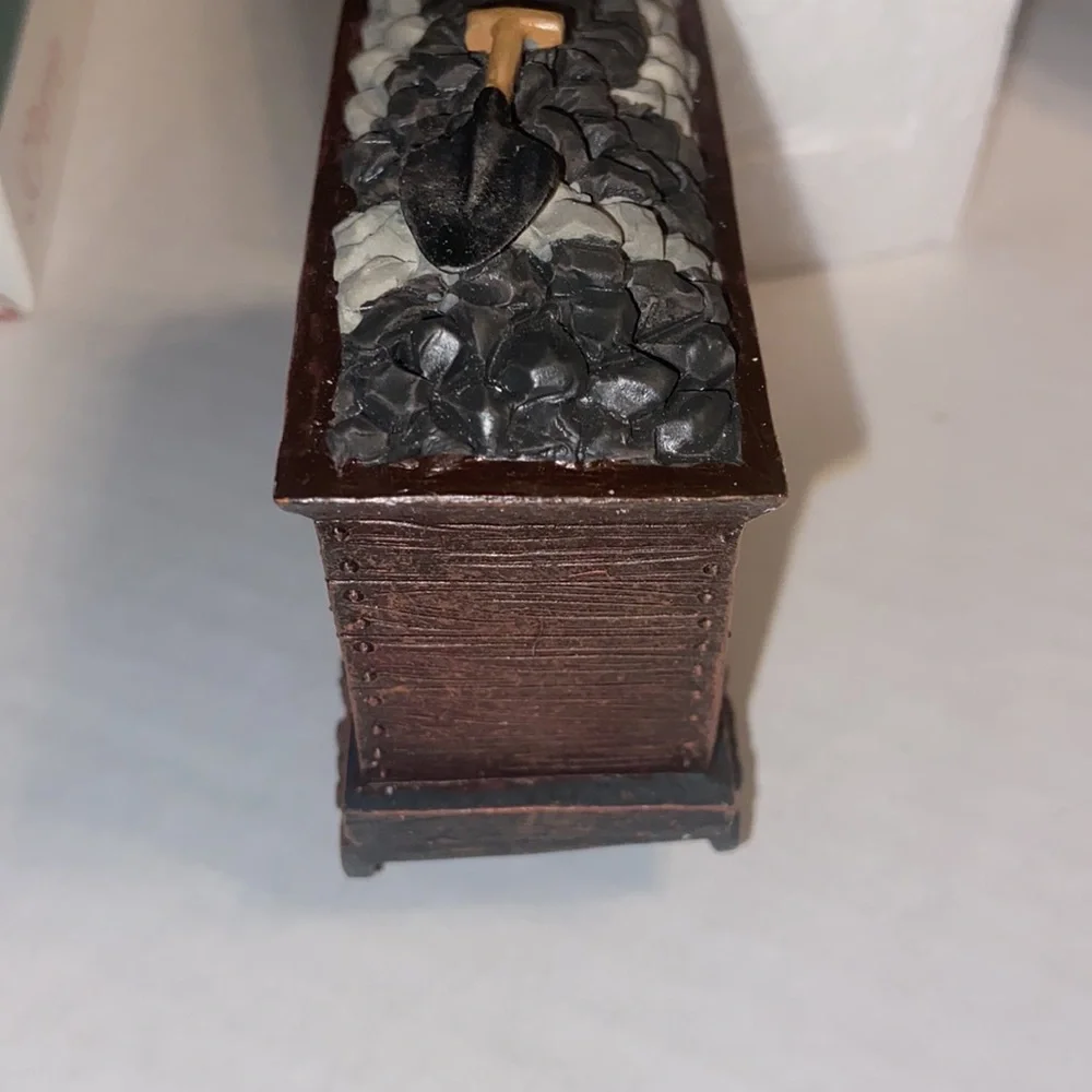 New in box Home Towne Express vintage 1998 Edition Coal Tender train car